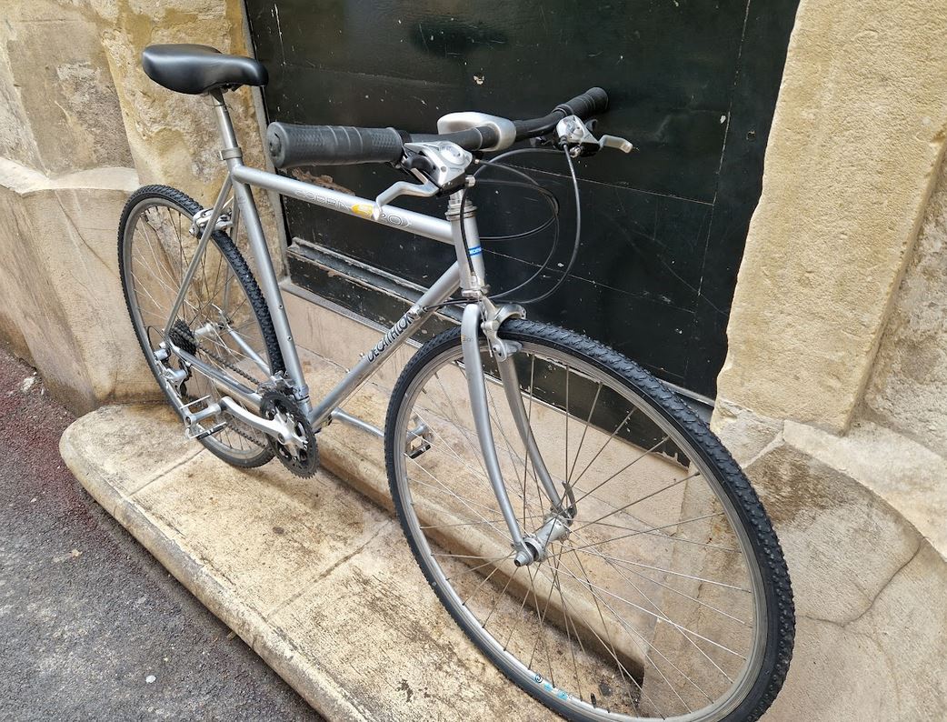 Vélo de route urbain reconditionné Decathlon Cobra 520