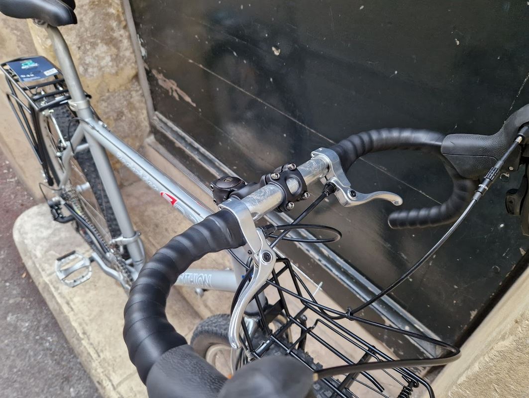 Vélo baroudeur de voyage ou du quotidien gravel Rockrider 500 reconditionné