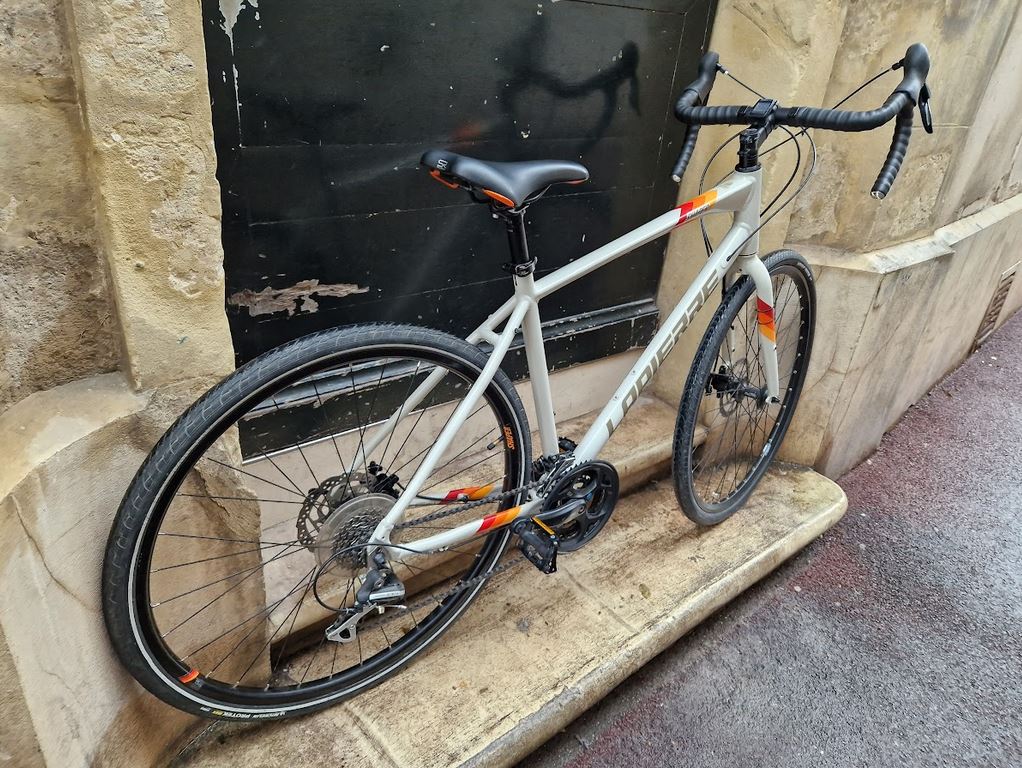Cyclorandonneuse et gravel Lapierre