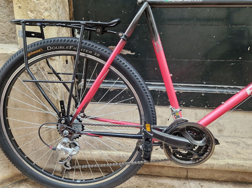 Gravel et randonneuse Peugeot de grande taille