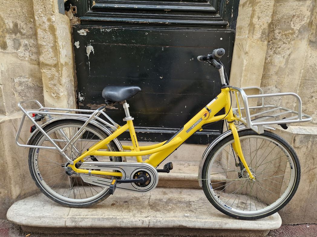 Vélo cargo La poste reconditionné