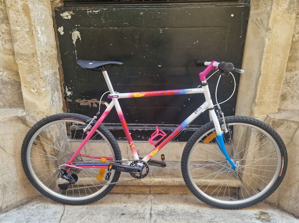 Vélo urbain ou randonneuse du quotidien ou de voyage Liberia