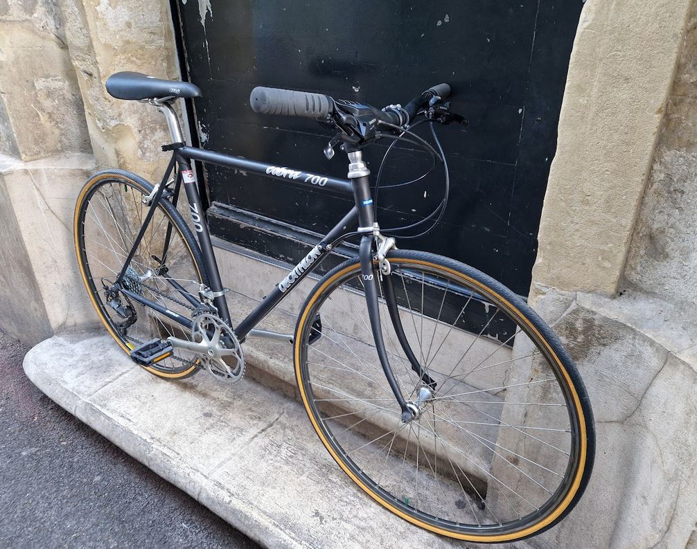 Vélo de route urbain Decathlon cobra 700 reconditionné