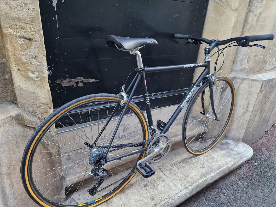 Vélo de route urbain Decathlon cobra 700 reconditionné