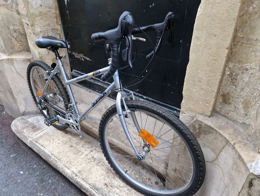 Randonneuse gravel sur cadre femme