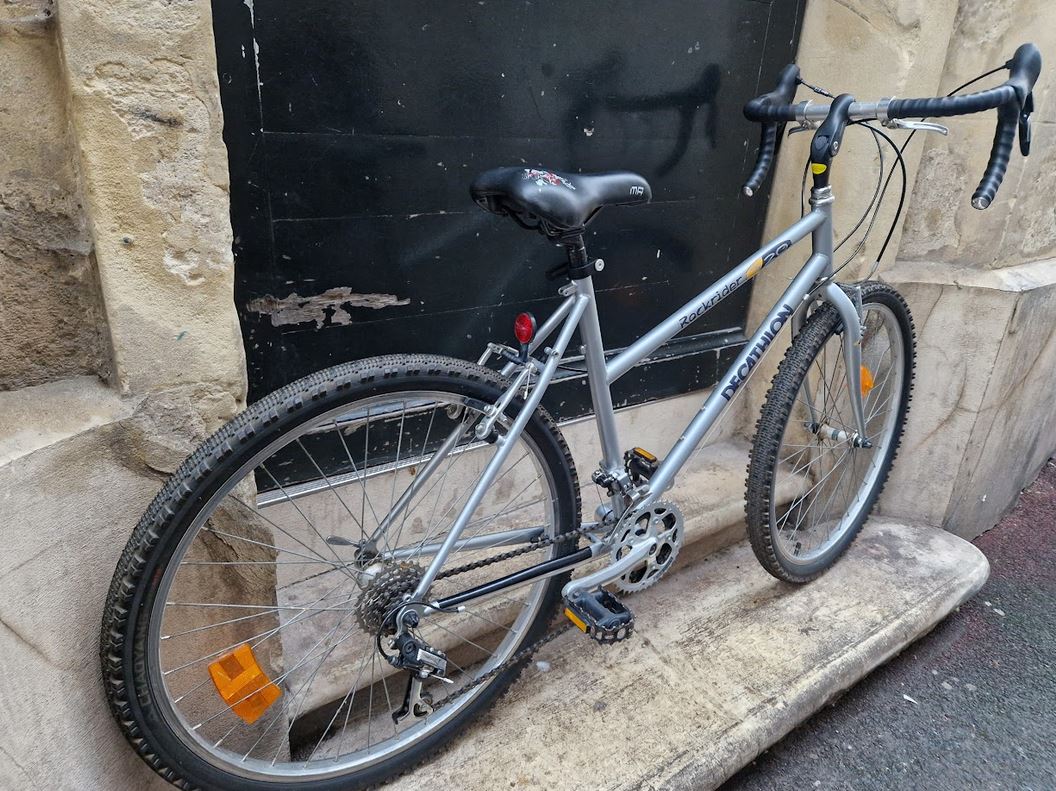 Randonneuse gravel sur cadre femme