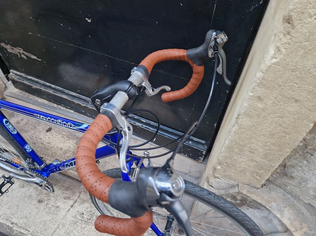 Cyclo randonneuse ou vélo du quotidient MBK blleu reconditionné