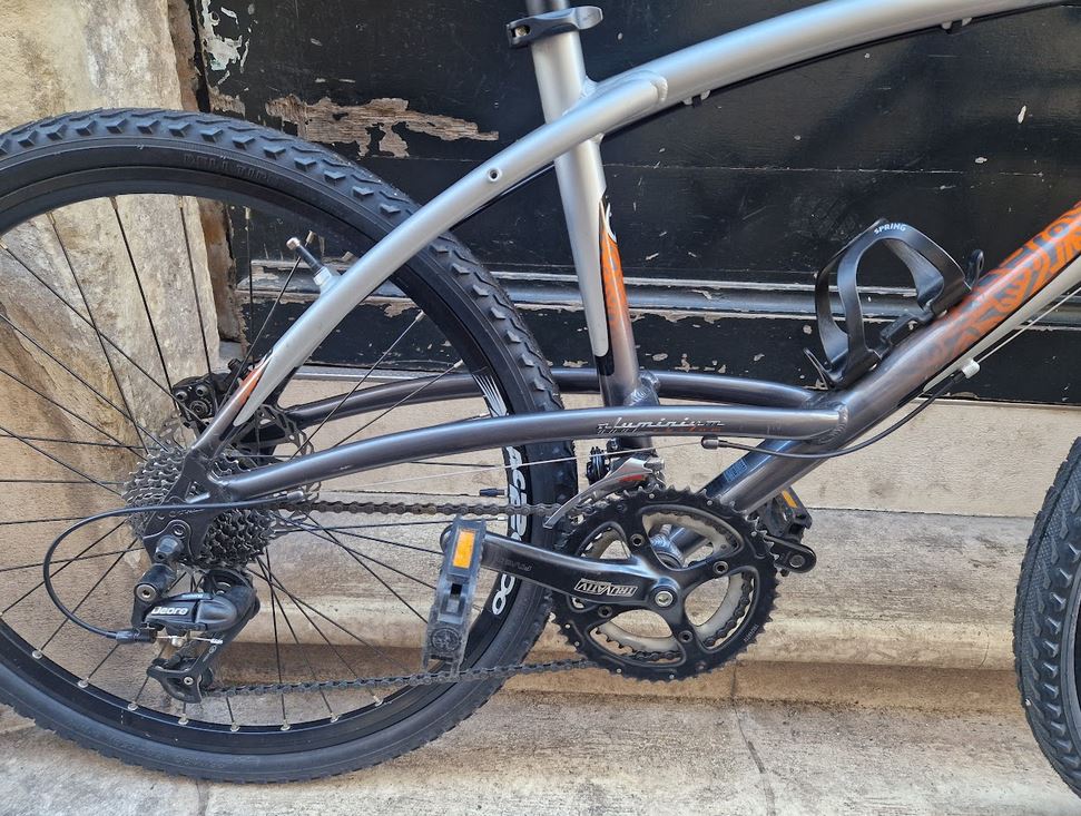 Gravel randonneuse Decathlon à disques reconditionné