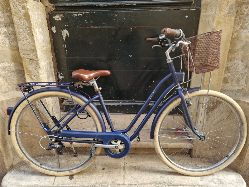 Vélo de ville femme Elops tout équipé reconditionné