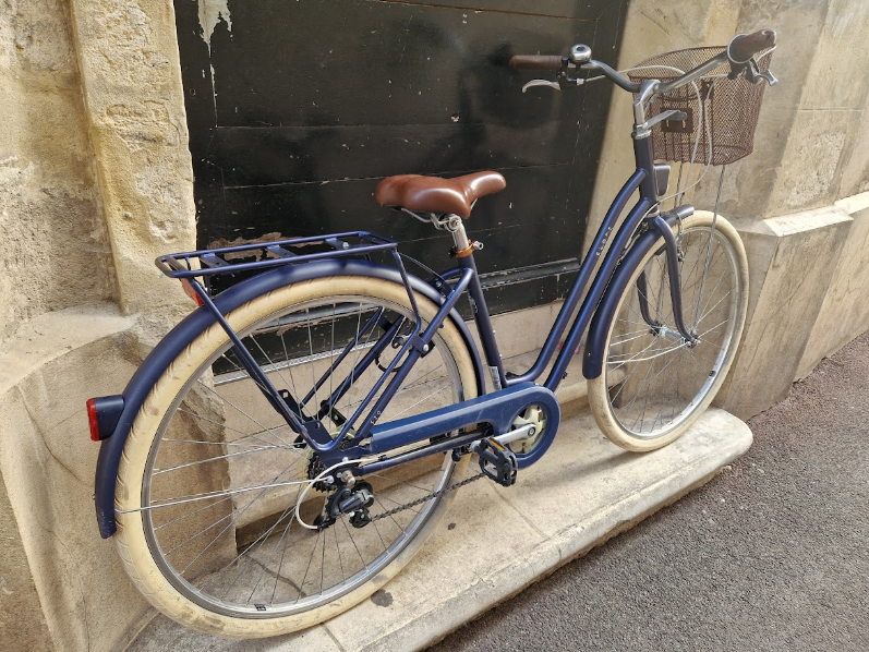 Vélo de ville femme Elops tout équipé reconditionné