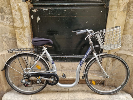 Vélo de ville femme reconditionné avec panier