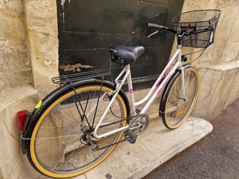 Vélo de ville femme Peugeot tout équipé reconditionné