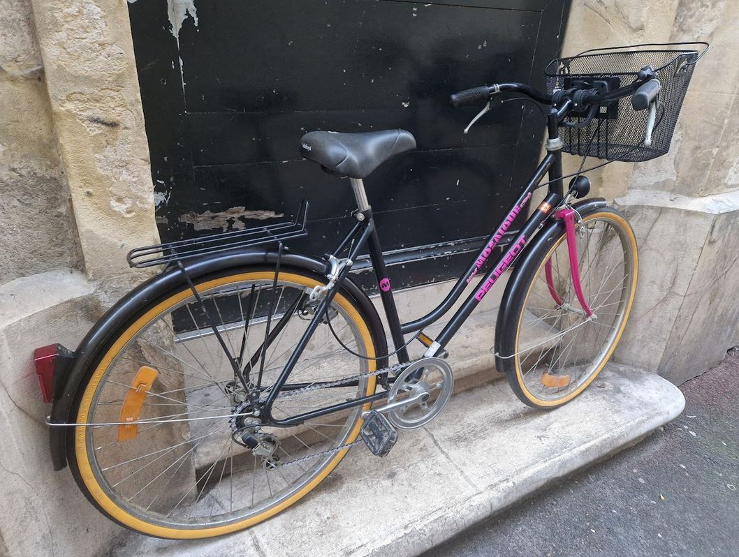 Vélo de ville femme Peugeot tout équipé reconditionné