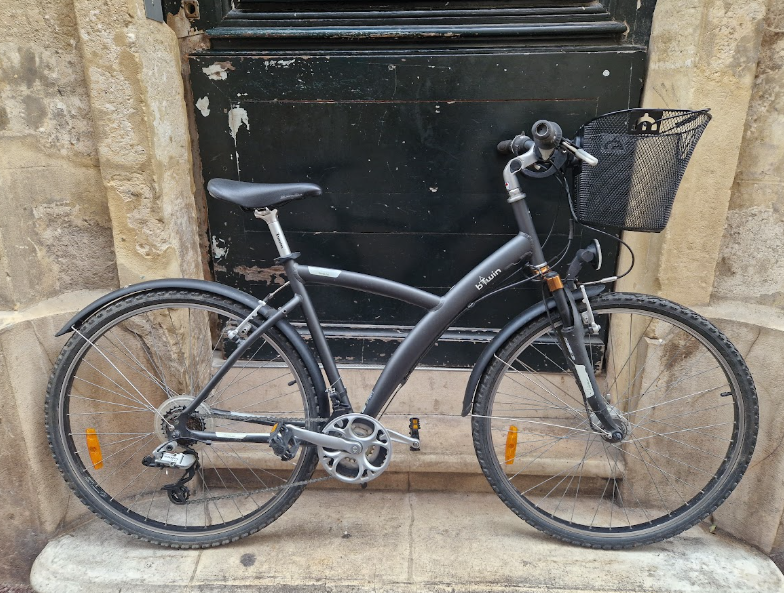 Vélo de ville et VTC mixte Btwin avec panier reconditionné